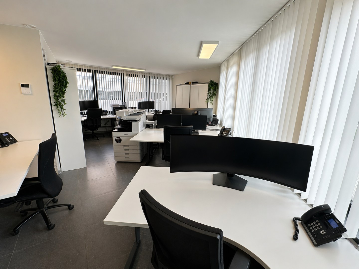 Instapklare kantoorruimte centrum Torhout (met mogelijkheid tot bijhuren appartement) - foto 3