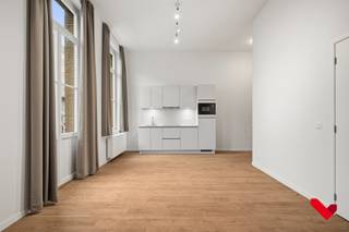 Ce nouveau studio aux finitions haut de gamme bénéficie d'un emplacement privilégié dans une majestueuse maison de maître au cœur de Louvain,...