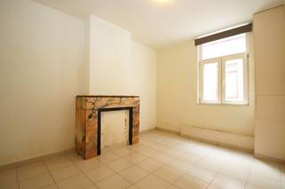 Deze woning geniet van een heel leuke ligging, nl. in het deel van de Vlamingenstraat naar de Tiensestraat toe: heel centraal en toch vrij rustig.Én...