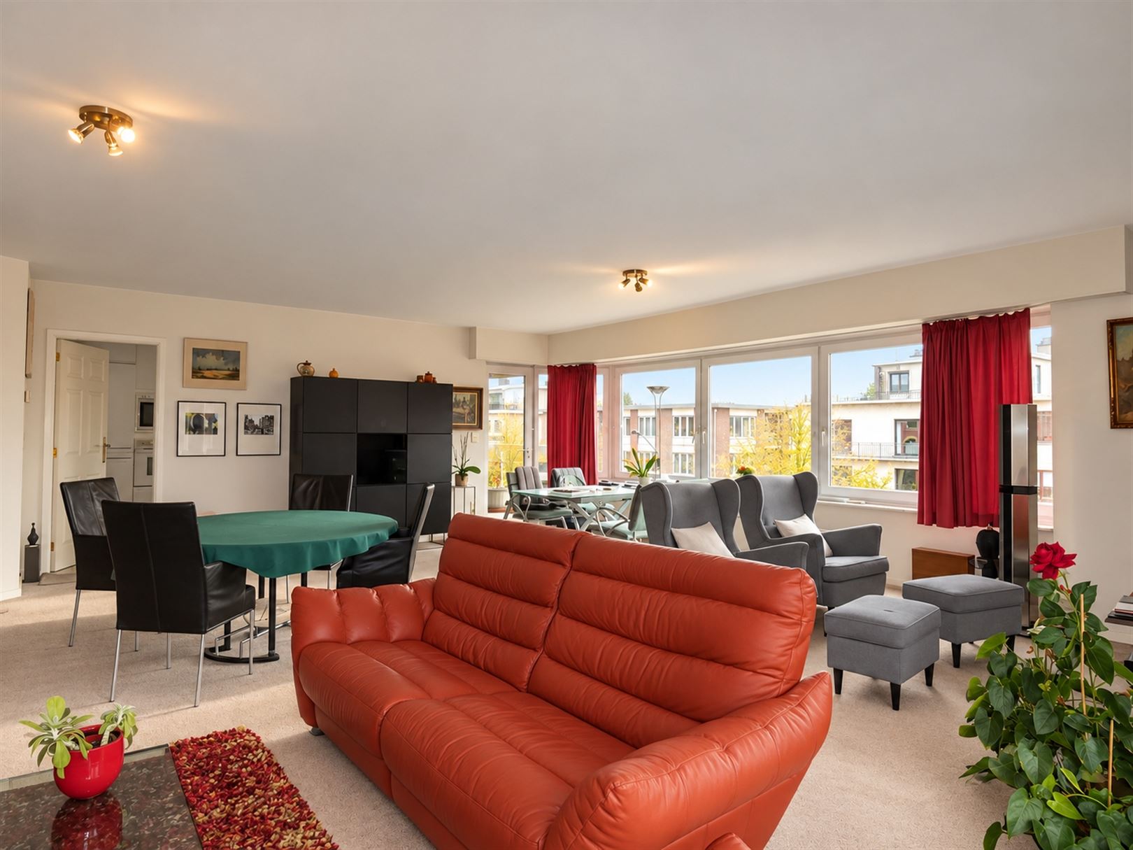 Ruim en lichtrijk appartement met 3 slaapkamers en twee terrassen op een toplocatie in Brasschaat - foto 4