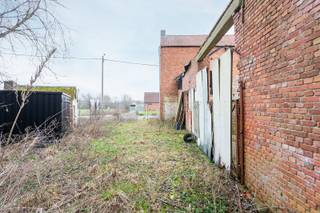 Bent u op zoek naar een woning die u volledig naar eigen smaak en wensen kan vormgeven? Dan is dit eigendom in Kapelle-op-den-Bos precies wat u...