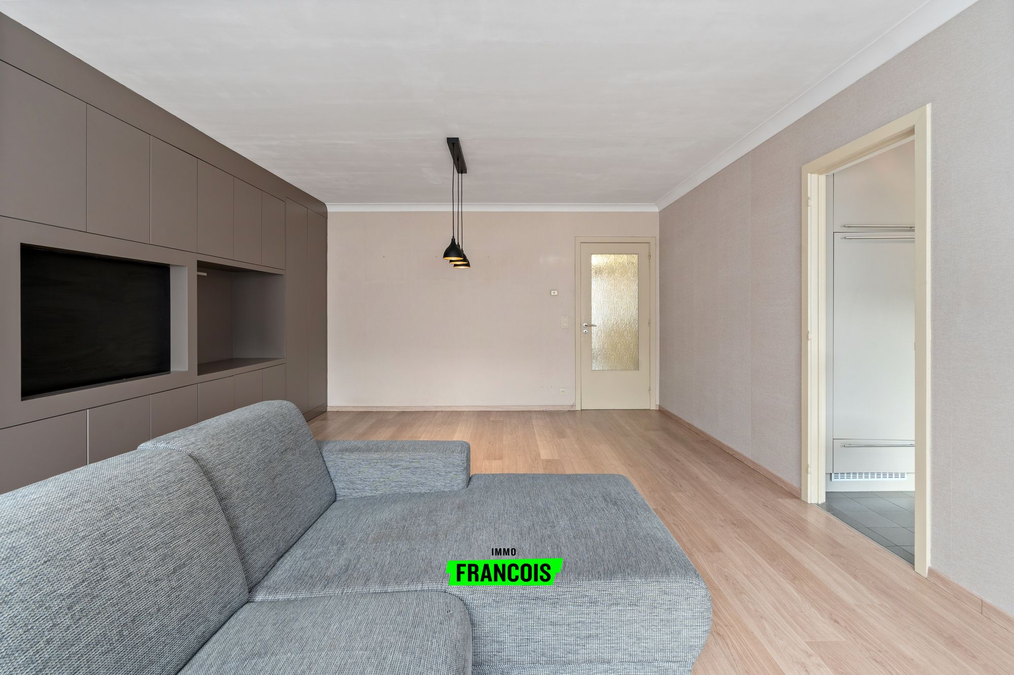 Te koop in Oostende: volledig gerenoveerd 2-slaapkamerappartement met balkon, terrassen en inbegrepen garagebox - foto 5