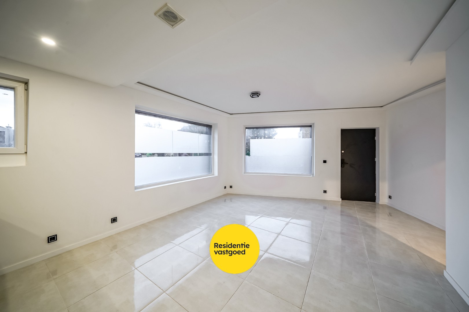 Recent gerenoveerde hoekwoning met garage, koer én dakterras in Stene - foto 4