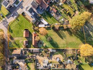 Voor meer info en foto’s, surf naar www.swevers.be –Op een strategische hoeklocatie in Heusden-Zolder bevindt zich een uniek perceel van 51a 19ca,...