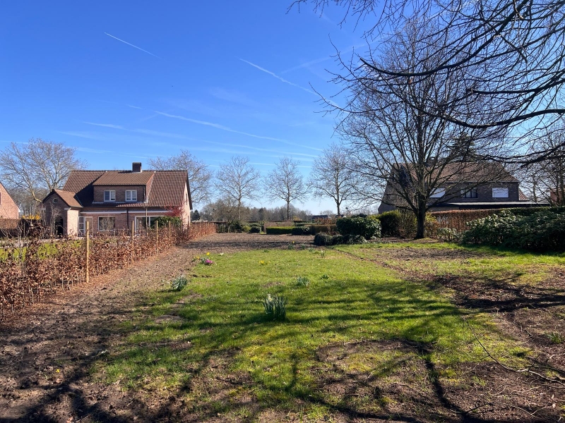 Prachtige ideaal georiënteerde villagrond 1599m² - foto 4