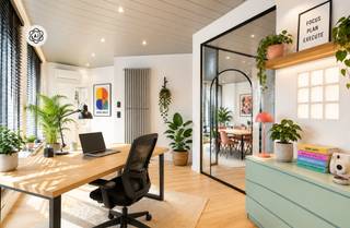 Topgelegen handelspand met verhuurd duplexappartementStrategisch gelegen handelspand met uitstekende visibiliteit, gecombineerd met een verhuurd...