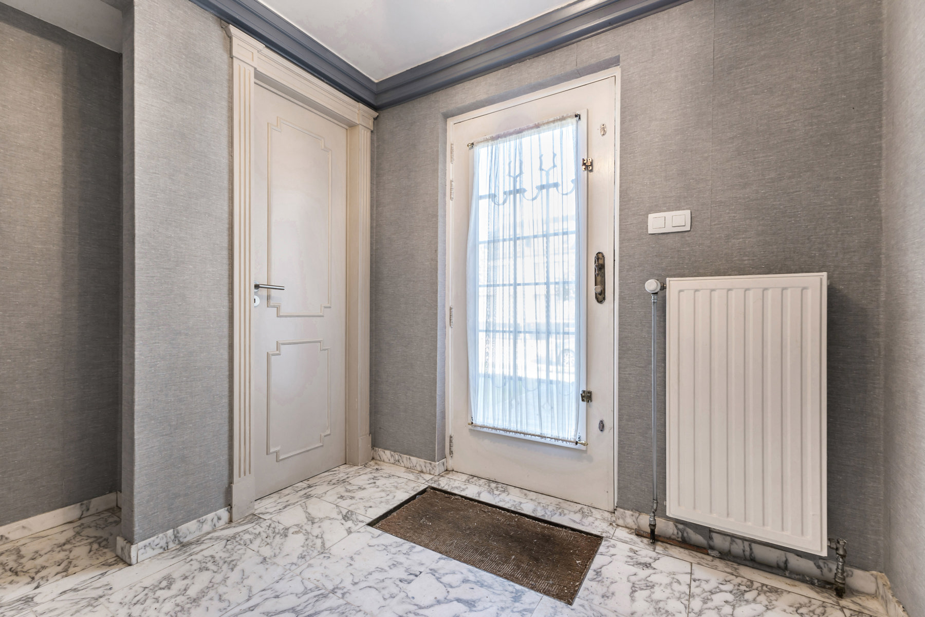 Bungalow met 2 slaapkamers, garage en tuin - foto 5