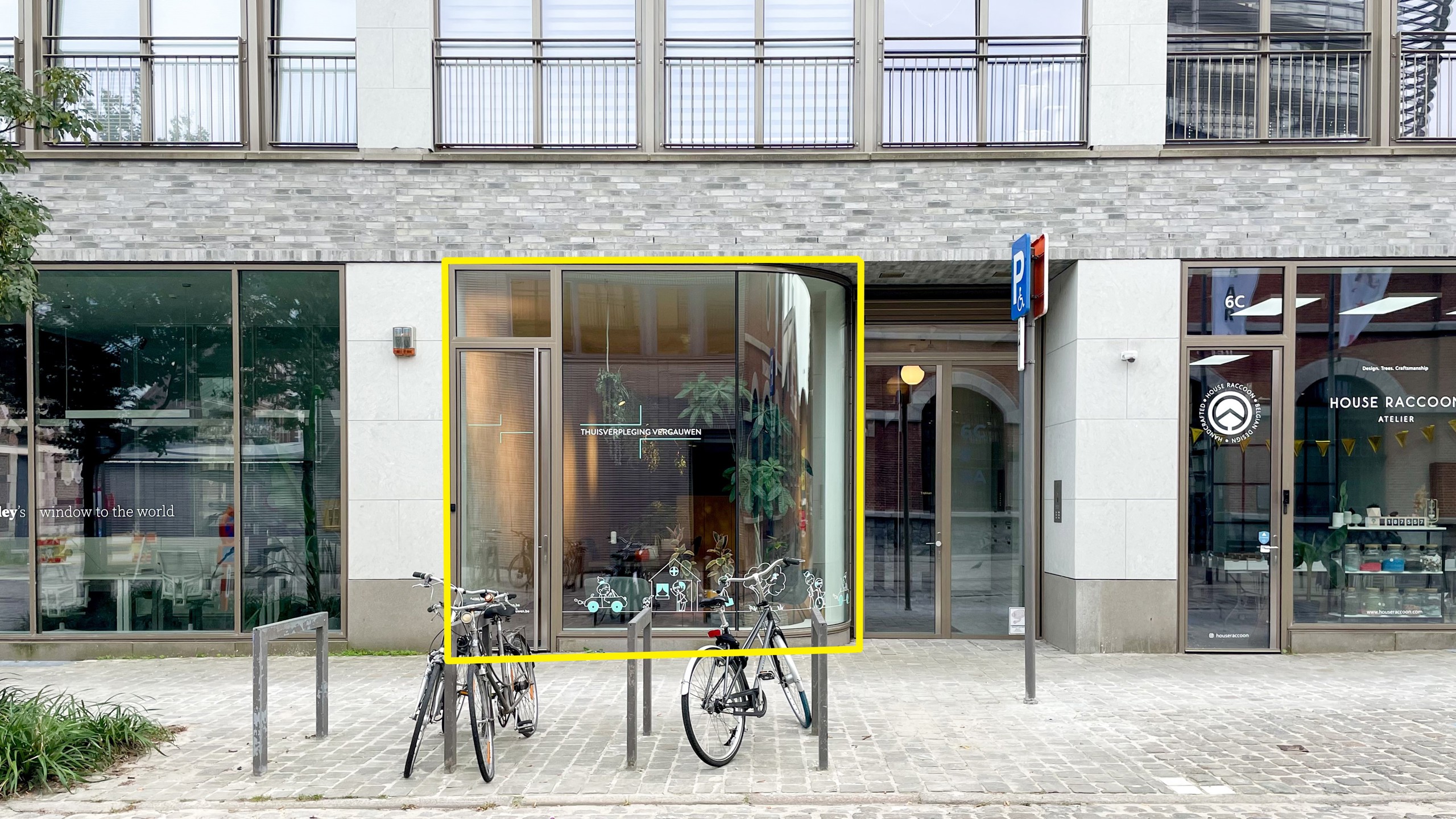 toffe handelszaak nabij het Red Star Line museum - foto 4