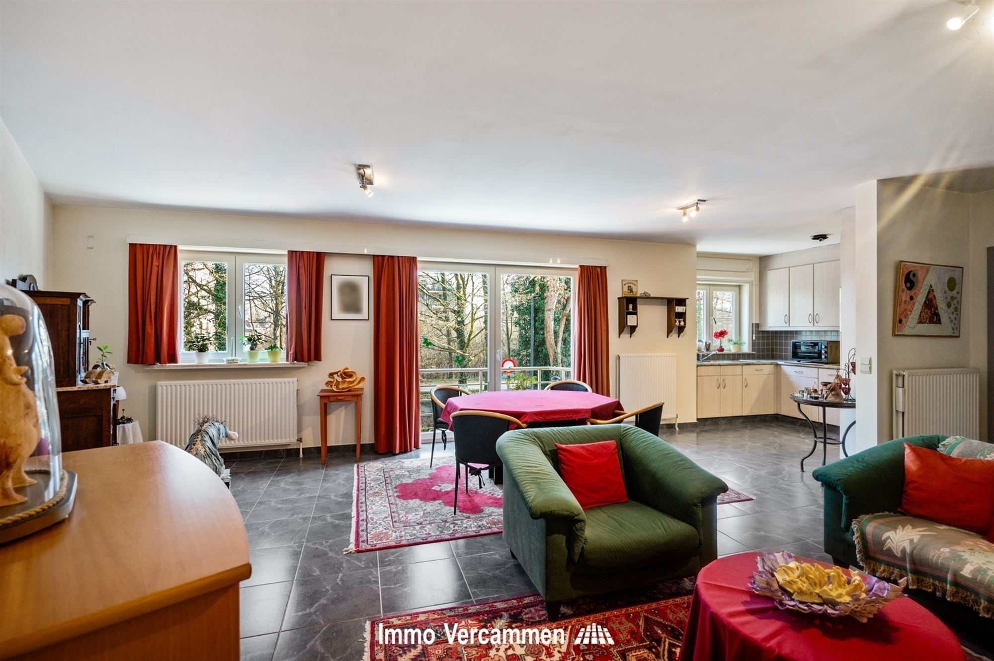 Lichtrijk 2-slaapkamerappartement met balkon, kelder en fietsenstalling in Lier - foto 2