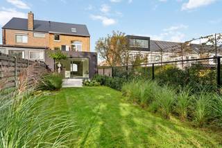 Een meesterlijk samenspel van karakter en comfort — wonen in stijl in het hart van HasseltSommige woningen hebben een ziel.Deze karaktervolle...