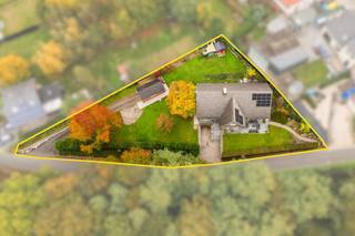 In een rustige straat in het mooie Geraardsbergen bevindt zich deze goed onderhouden woning die in 2017 een grondige renovatie heeft ondergaan...