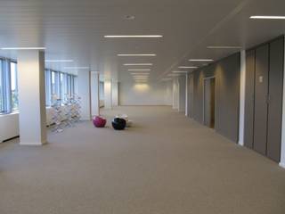 Dit modern gebouw met hoge afwerkingsgraad werd recentelijk gerenoveerd, heeft een unieke façade en geniet van een uitstekende zichtbaarheid. Met...