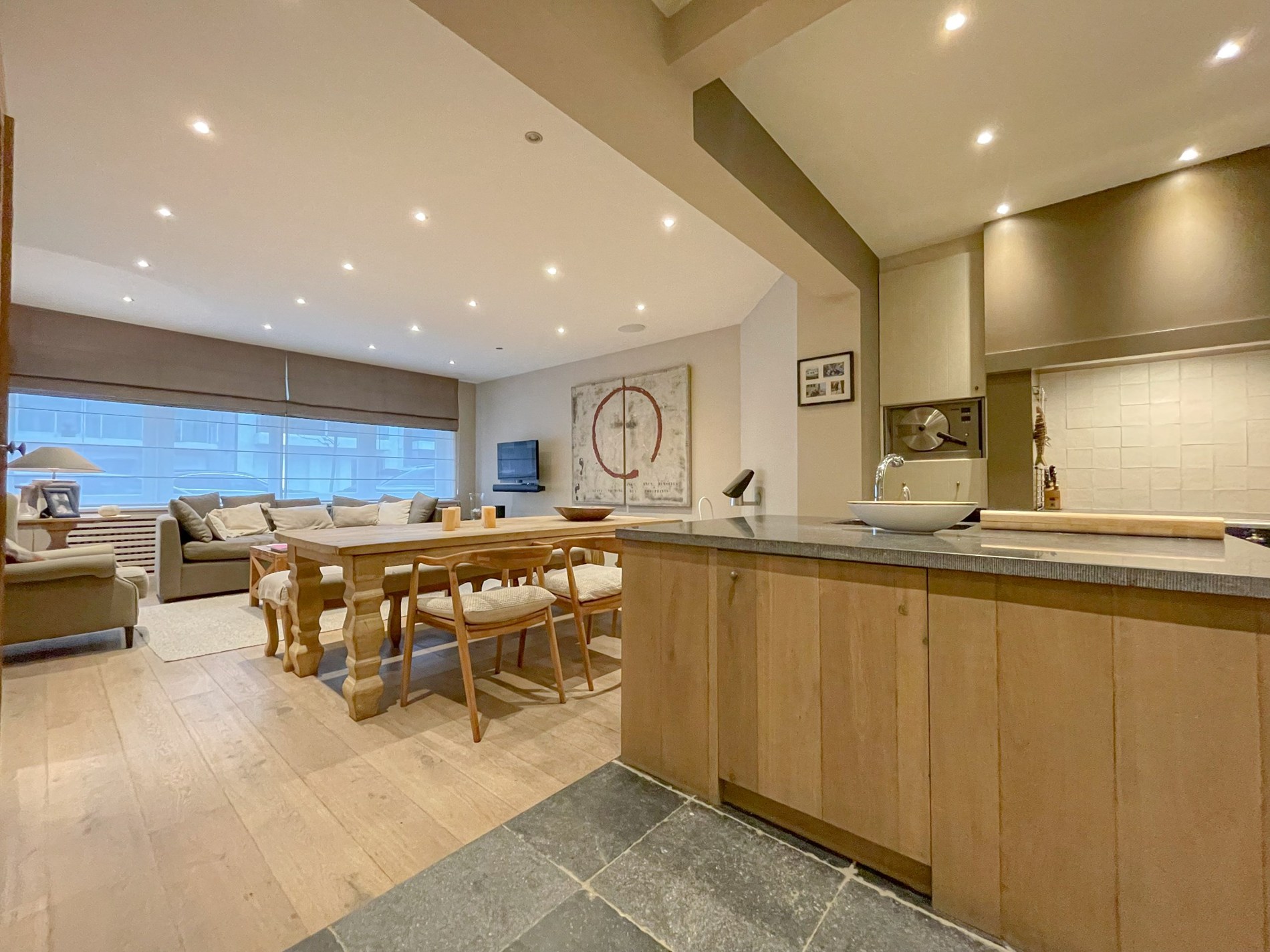 Aangenaam, perfect onderhouden appartement met een ruim terras. - foto 3