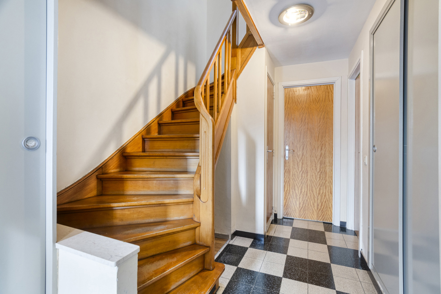 Gerenoveerde bel-étage woning met garage - foto 4