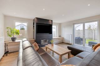 Detached renovated house with no less than 250 m² of living area located on a 555m² plot of land in the F. Feverystraat in Blankenberge...