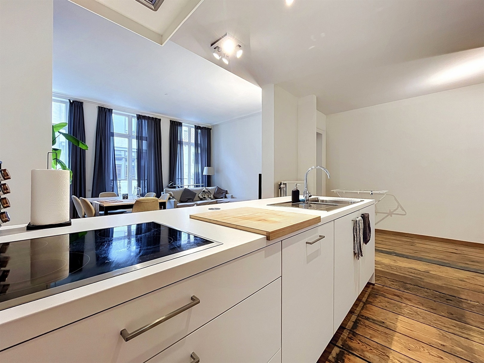 Charmant appartement met autostaanplaats nabij het Zuid! - foto 5