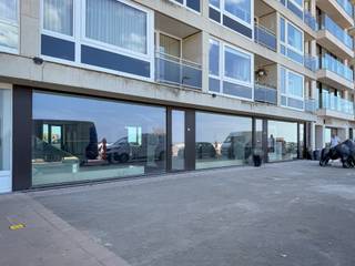 Commercieel handelspand – topligging Zeedijk Zoute, aan het Albertplein...Unieke kans om uw zaak te vestigen op één van de meest gegeerde locaties...