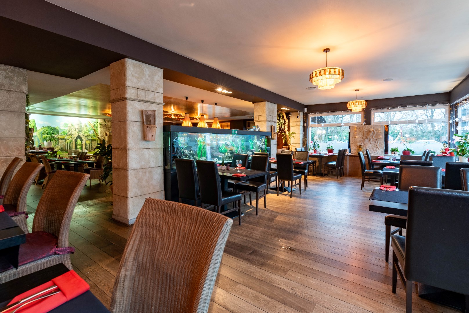 Handelsgelijkvloers met ruim terras - foto 5