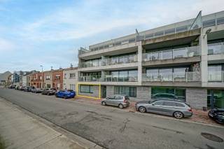 Dit prachtige gelijkvloers appartement, gelegen in Bredene en gebouwd in 2017, voldoet aan de nieuwste bouwnormen op het gebied van isolatie...