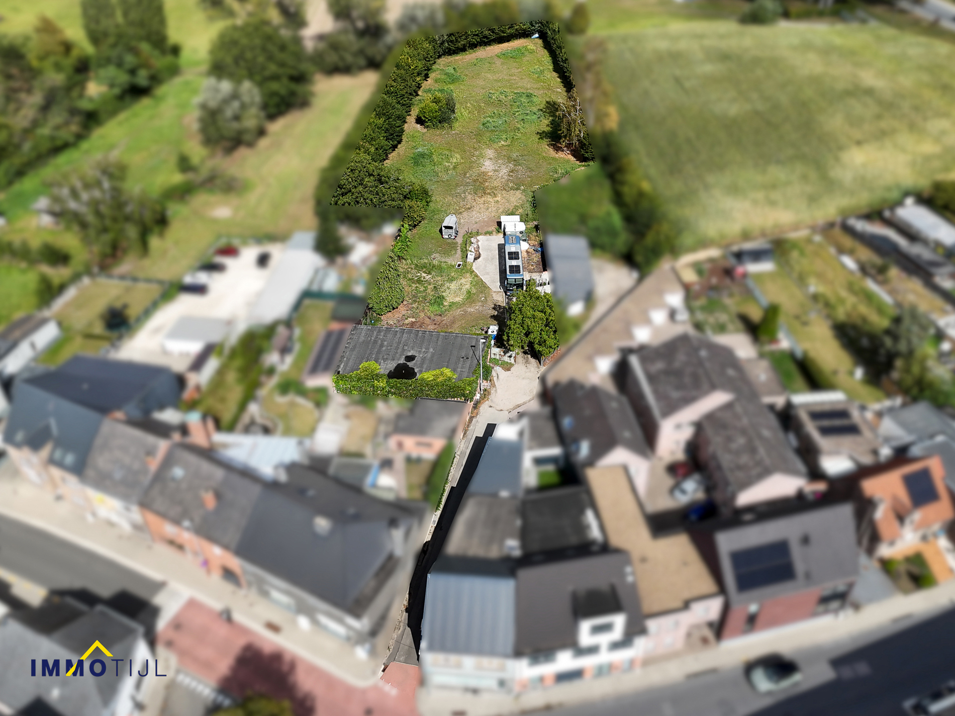 Opslagplaats/magazijn met weiland te koop! - foto 1