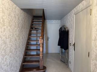 In het centrum van Mol bevindt zich deze bijzonder verzorgde en instapklare woning met inpandige garage.De woning is volledig bemeubeld, tot en met...