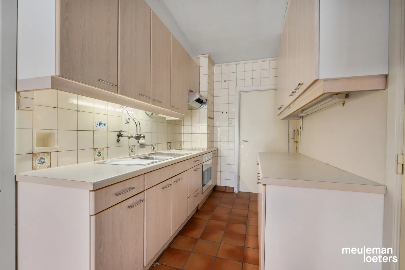 Interesting semi-detached house with great potential in Sint-Michiels (Bruges) - photo 4
