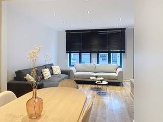 Située dans la rue Schippersstraat 9, au cœur d'Ostende, cette maison mitoyenne prête à emménager est à louer.La maison bénéficie d'un emplacement central, à quelques pas des commerces, des restaurants et des transports en commun, et offre une expérience de vie agréable grâce à son aménagement bien pensé.DispositionRez-de-chaussée- hall d'entrée- Espace de vie- cuisine ouverte avec appareils électroménagers1er étage- chambre 1- salle de bain avec lavabo, toilettes, douche à l'italienne- buanderie/autre2e étage- chambre 2- espace mansardé/chambre supplémentaireSupplémentaire- sous-solVous êtes intéressé par cette propriété à louer à Ostende ? Rendez-vous sur le site www.dewaele.com, cliquez sur le bien que vous souhaitez louer. À l'aide du bouton rouge « demandez votre visite », nous vous demandons de remplir brièvement un profil. Ensuite, nous vous contacterons pour une visite. Les rendez-vous ne peuvent pas être pris par téléphone.