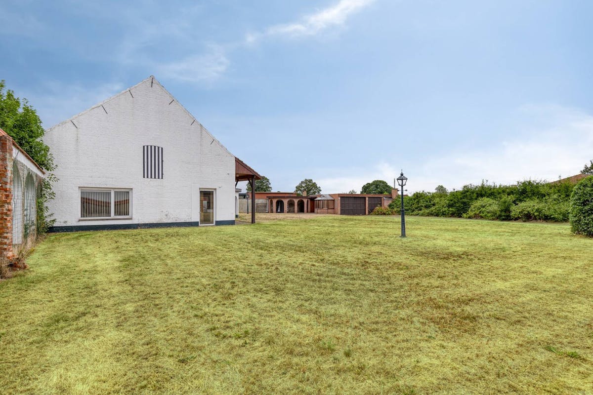 Te renoveren hoeve te koop in Lichtaart op ruim perceel - foto 4