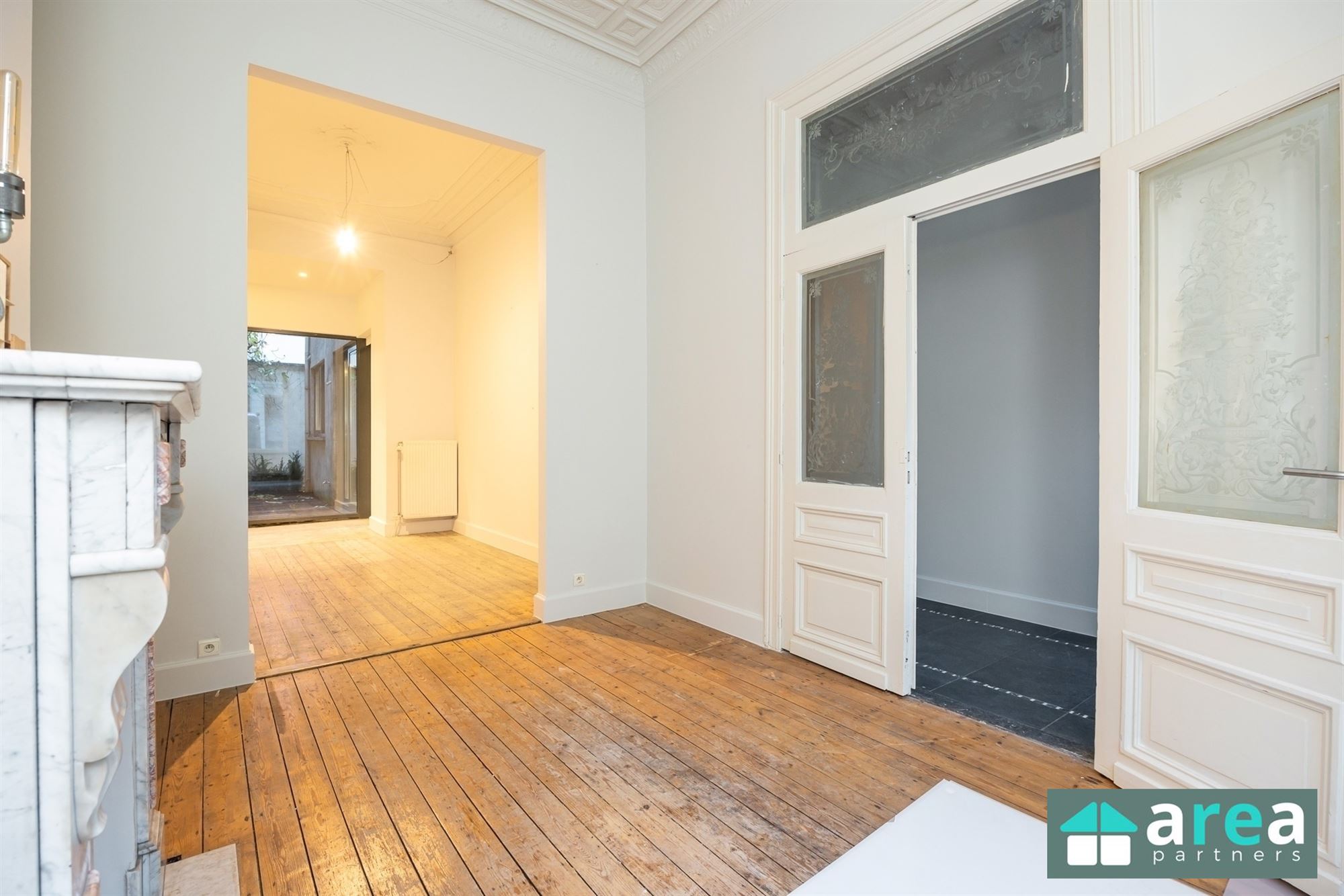 Herenwoning met authentieke elementen en stadskoer! - foto 5