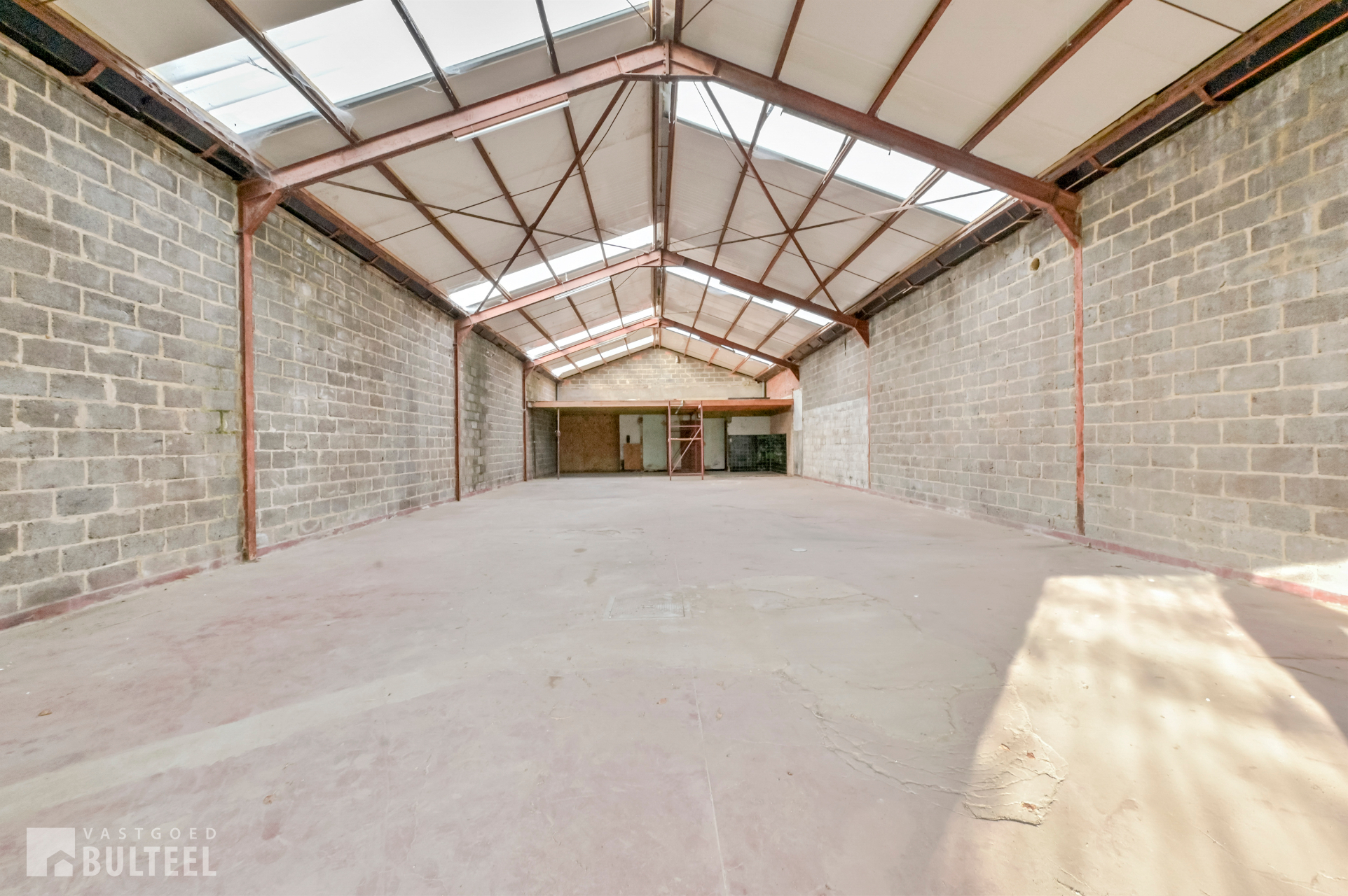 Veelzijdige eigendom met appartement, garage en magazijn! - foto 5
