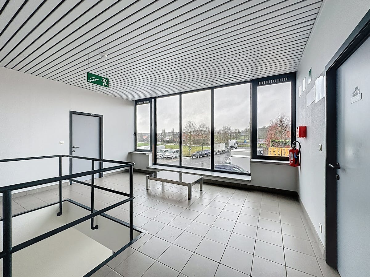Warehouse with office for rent in Anzegem - photo 5