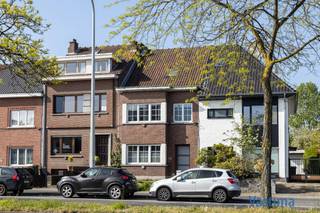 Op zoek naar een solide woning of slimme investering op een topligging? Deze woning onderging reeds tal van renovaties maar dient verder afgewerkt...