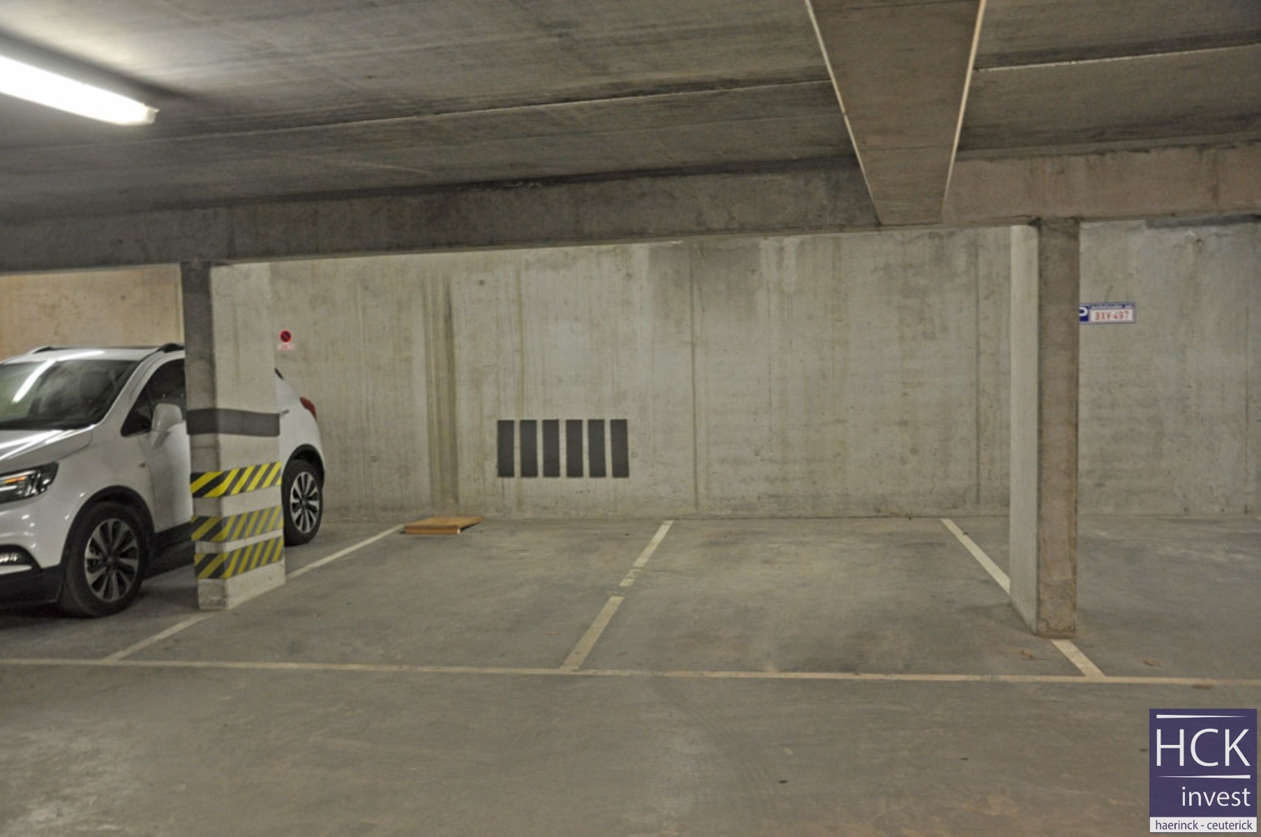 WAREGEM – Autostaanplaats in centrum Waregem (Markt) - foto 2