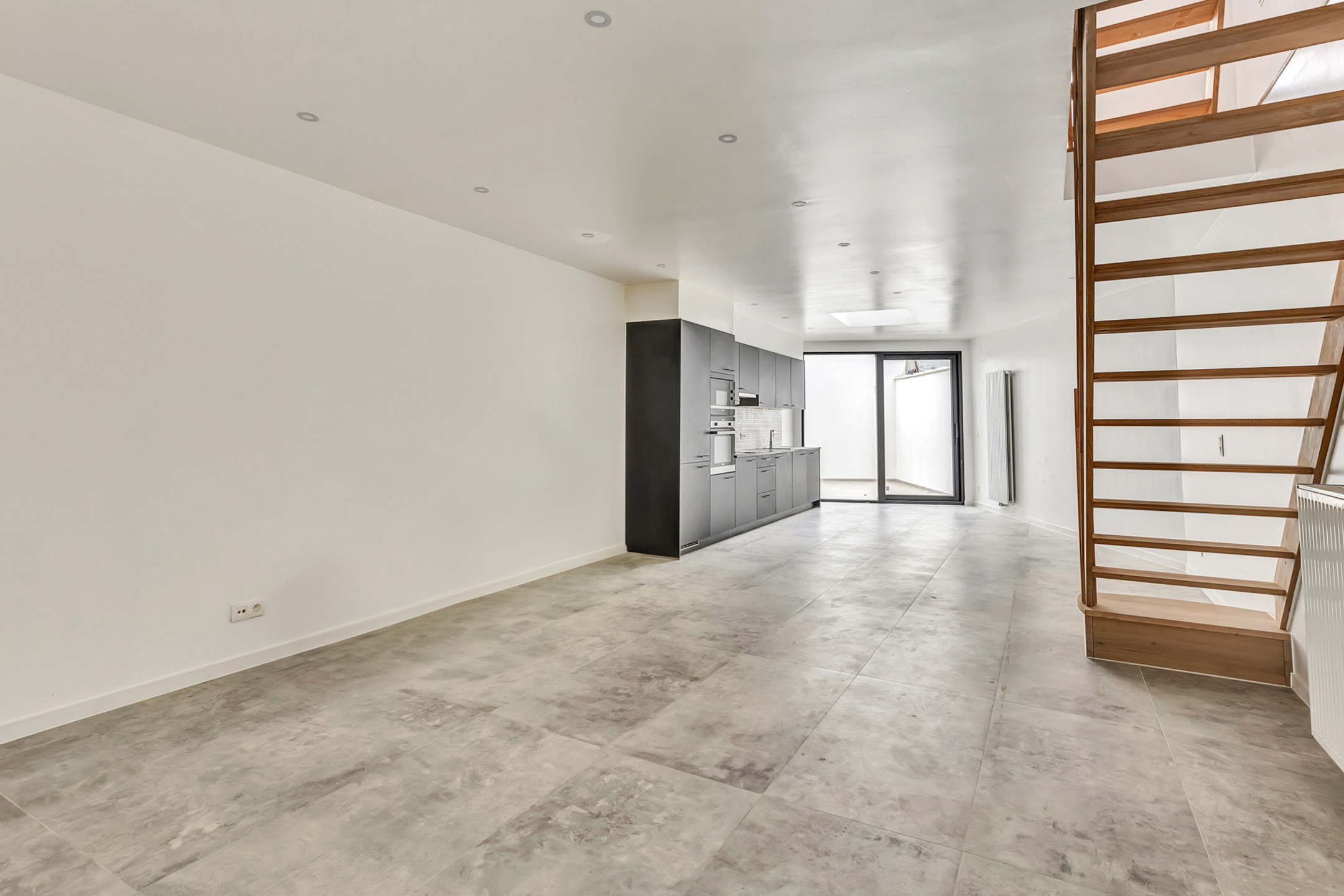 Instapklare stadswoning 200m2 bewoond met 5 slaapkamers  - foto 4