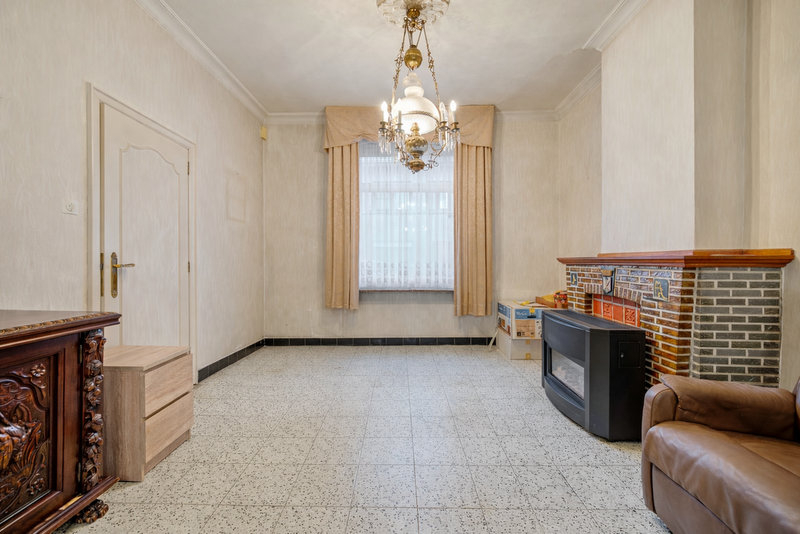 TE RENOVEREN DEGELIJKE HALF OPEN BEBOUWING OP BIJNA 300 m2 - foto 4