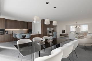 <p><span>Ruime nieuwbouwwoning op rustige, centrale ligging.</span></p><p><span> </span></p><p><span>Belangrijkste troeven:</span></p><p><span>- Ruime woning met 225m² bewoonbare oppervlakte</span></p><p><span>- De beste technieken: vloerverwarming + koeling (ook op slaapkamers) via warmtepomp</span></p><p><span>- Vrije keuze van afwerking volgens lastenboek</span></p><p><span>- Praktische indeling met mooie ruimtes</span></p><p><span>- Vaste trap naar 2e verdieping voor mogelijks 2 extra (slaap)kamers!</span></p><p><span>- Zuidgerichte tuin wordt aangelegd met terras, gazon en omheining</span></p><p><span>- Ideale ligging in een rustige straat en op wandelafstand van centrum</span></p><p><span> </span></p><p><span>Bekijk zeker ook de grondplannen met de afmetingen. Zo krijgt u van thuis uit al een perfect beeld van wat deze woning  te bieden heeft!</span></p><p><span> </span></p><p><span>Wenst u meer info of een vrijblijvende bezichtiging, contacteer dan ons kantoor op het nummer 014 39 99 99 en wij helpen u graag verder.</span></p>