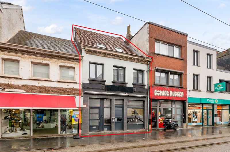 Commercial for sale in Deurne with 3 bedrooms - photo 1