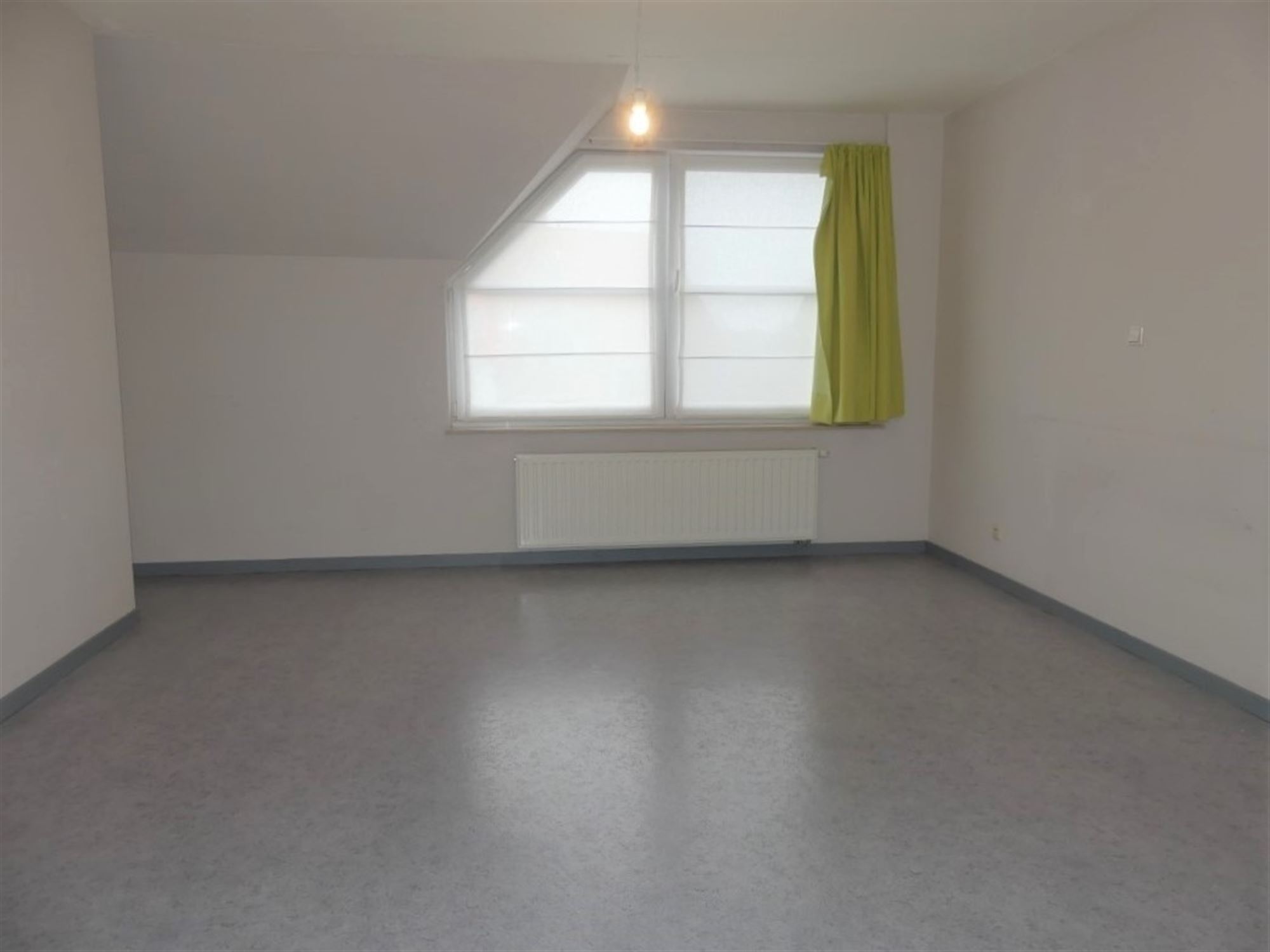 Instapklare gezinswoning met garage en tuin nabij het centrum van Diksmuide - foto 5