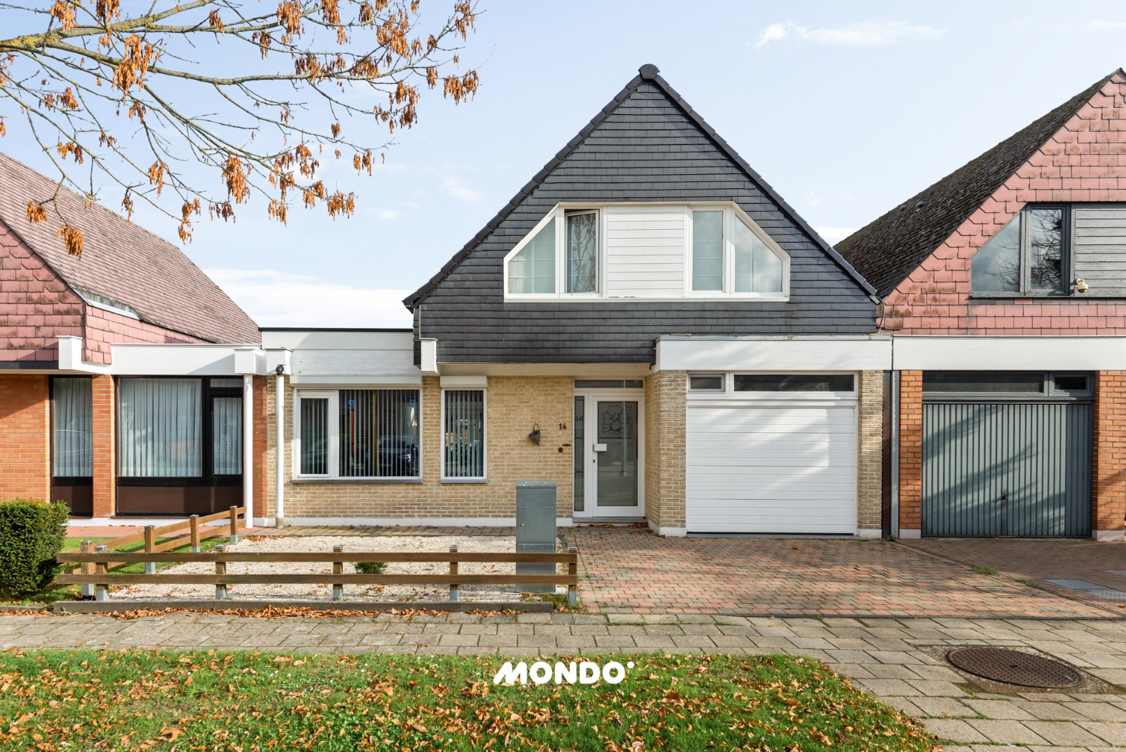 Ruime gezinswoning met 3 slaapkamers en lichtrijke aanbouw in een rustige doodlopende straat! - foto 1