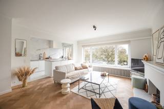 Wilrijk | Ringlaan : Stijlvol en instapklaar appartement met 2 slaapkamers, terras en veel lichtinval Gelegen in een rustig en residentieel kader...