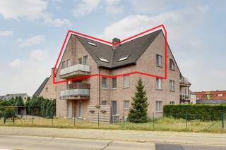 🏡 Te koop: lichtrijk duplex appartement met zuidgericht terras, 4 slaapkamers en ondergrondse staanplaatsBent u op zoek naar een ruim en lichtrijk...