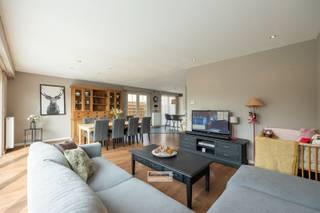 Ontdek deze charmante instapklare woning in Berendrecht, waar u volledig gelijkvloers kan wonen. Deze woning werd volledig gerenoveerd in 2009 en...