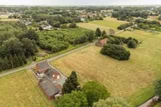 Dit prachtig gelegen bouw-/renovatieproject bevindt zich op de grens van Keerbergen en Schriek, op een boogscheut van het meer en de golf...