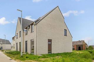 In de Koning Boudewijnstraat in Lauwe, in het woonproject Korenhof bieden wij momenteel deze prachtige halfopen bebouwing (lot 11) in een...