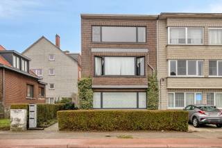 Op een gunstige locatie aan de Pastoor Dergentlaan 43 te Aarschot bevindt zich dit interessant opbrengst- of kangoeroepand bestaande uit...