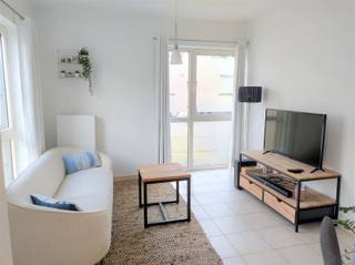 Move-in ready 2-bedroom ground floor with parking - Ideal investment!Top location in EkerenLocated at Kouter 45, enjoy the tranquility of a residential street with the bustling village center at walking distance. Stores, coffee bars and schools are nearby. Thanks to the A12 and the station of Ekeren, you are in no time in Antwerp or the Netherlands.Your Benefits:Instant Return: Currently rented at €897/month.Fully move-in ready: Contemporary finish, no renovation needed.Ground floor convenience: Accessible to any target group.Includes car parking: Safe and quick parking in your private spot.oUTDOOR SPACE: Direct access to the sunny common terrace.Classification:You enter into a bright, contemporary living space with large windows and an open flow to the functional, modern kitchen. Centrally you will find the smartly appointed bathroom with tub/shower combination and a practical niche for washer/dryer. To the quiet rear are two full-sized bedrooms that guarantee an undisturbed night's sleep.A great asset is the direct access to the terrace (shared use), ideal for spending time outdoors without maintenance worries.Interested in a visit?Contact us at 03/646.66.55 or lynn@sinjoor.be.