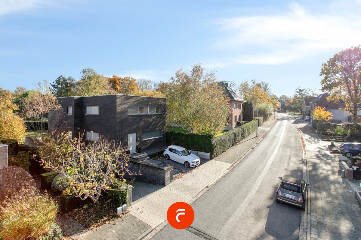 Uiterst ruime en moderne woning in het centrum van Marke - foto 1