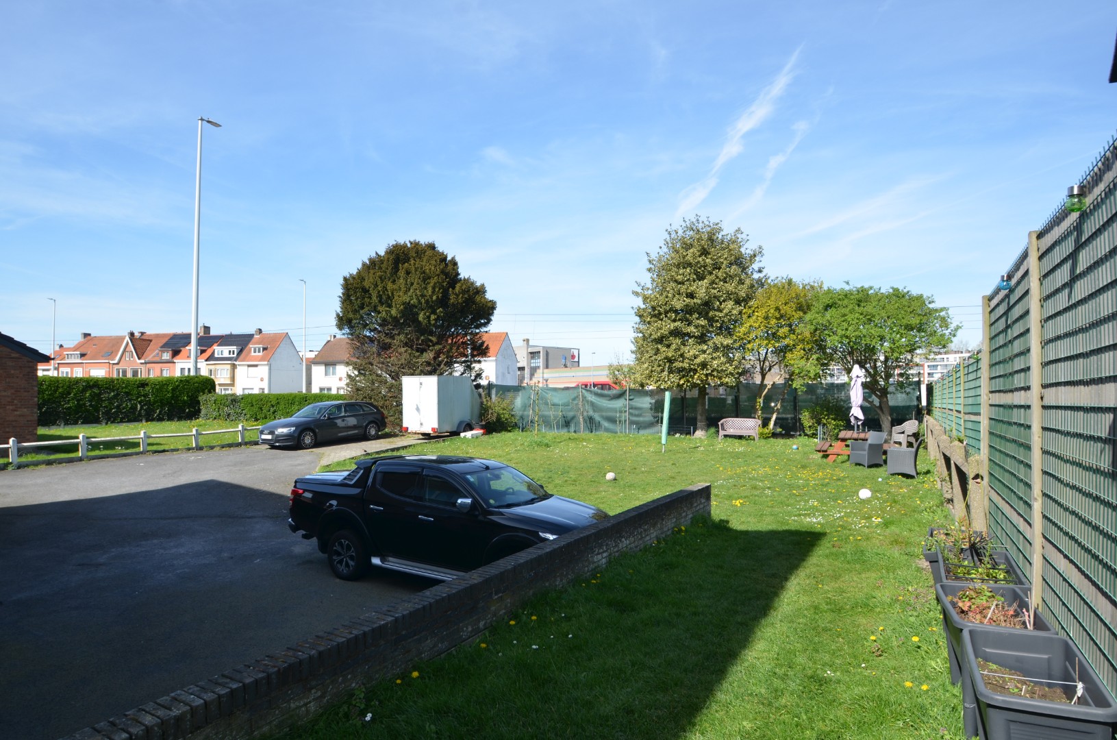 Interessante opbrengsteigendom op toplocatie nabij het Sint-Donaas park en de jachthaven. - foto 4