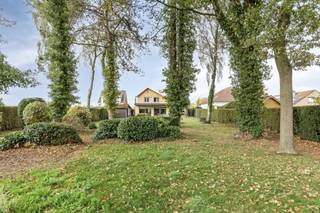 À Terlinden, découvrez cette solide maison quatre-façades au grand potentiel.Située dans un environnement calme et verdoyant, cette maison est...