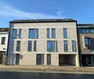 Vous souhaitez nous rendre visite ? Cela est possible UNIQUEMENT sur rendez-vous via notre site web personnel.Appartement avec terrasse et...